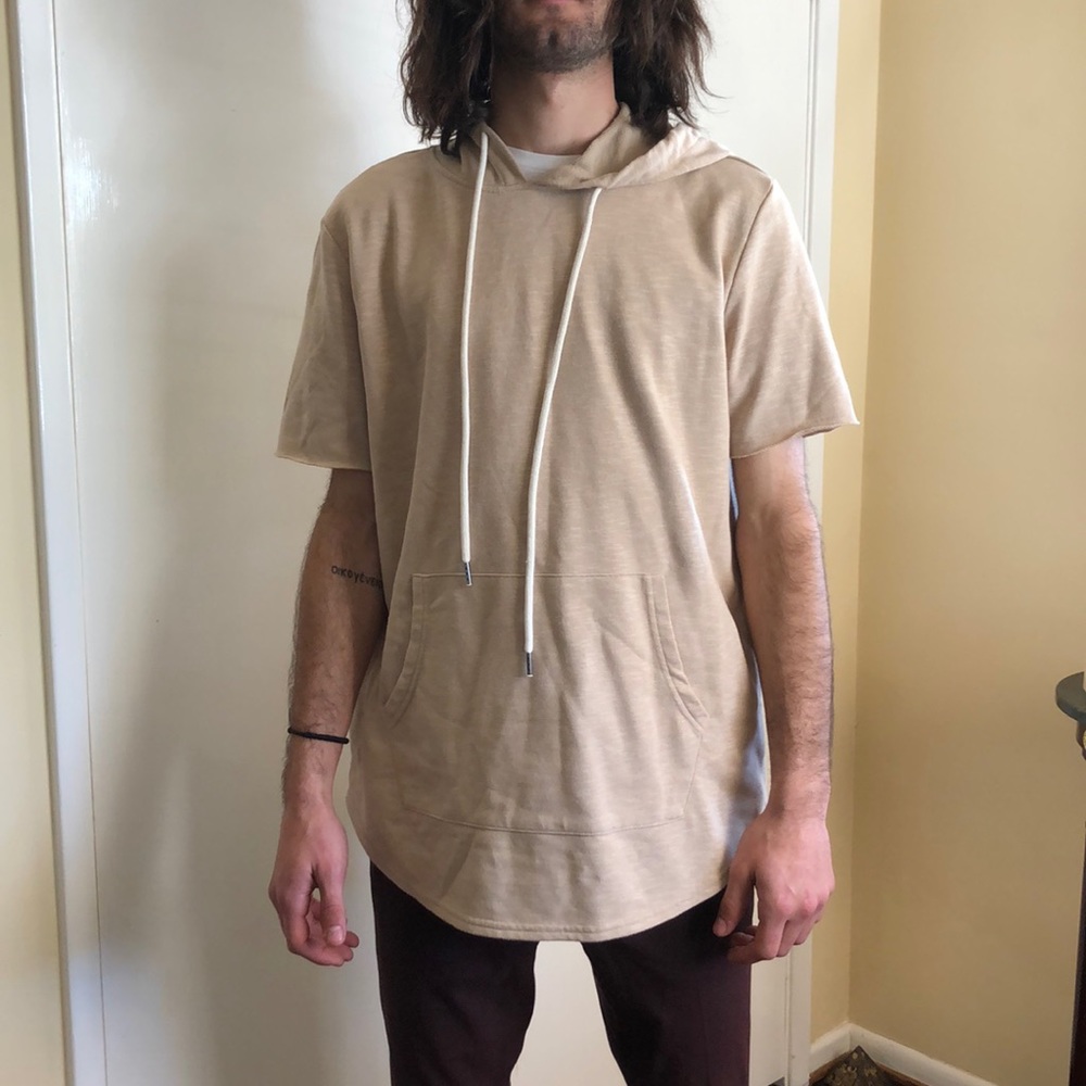 Short sleeve hoodie